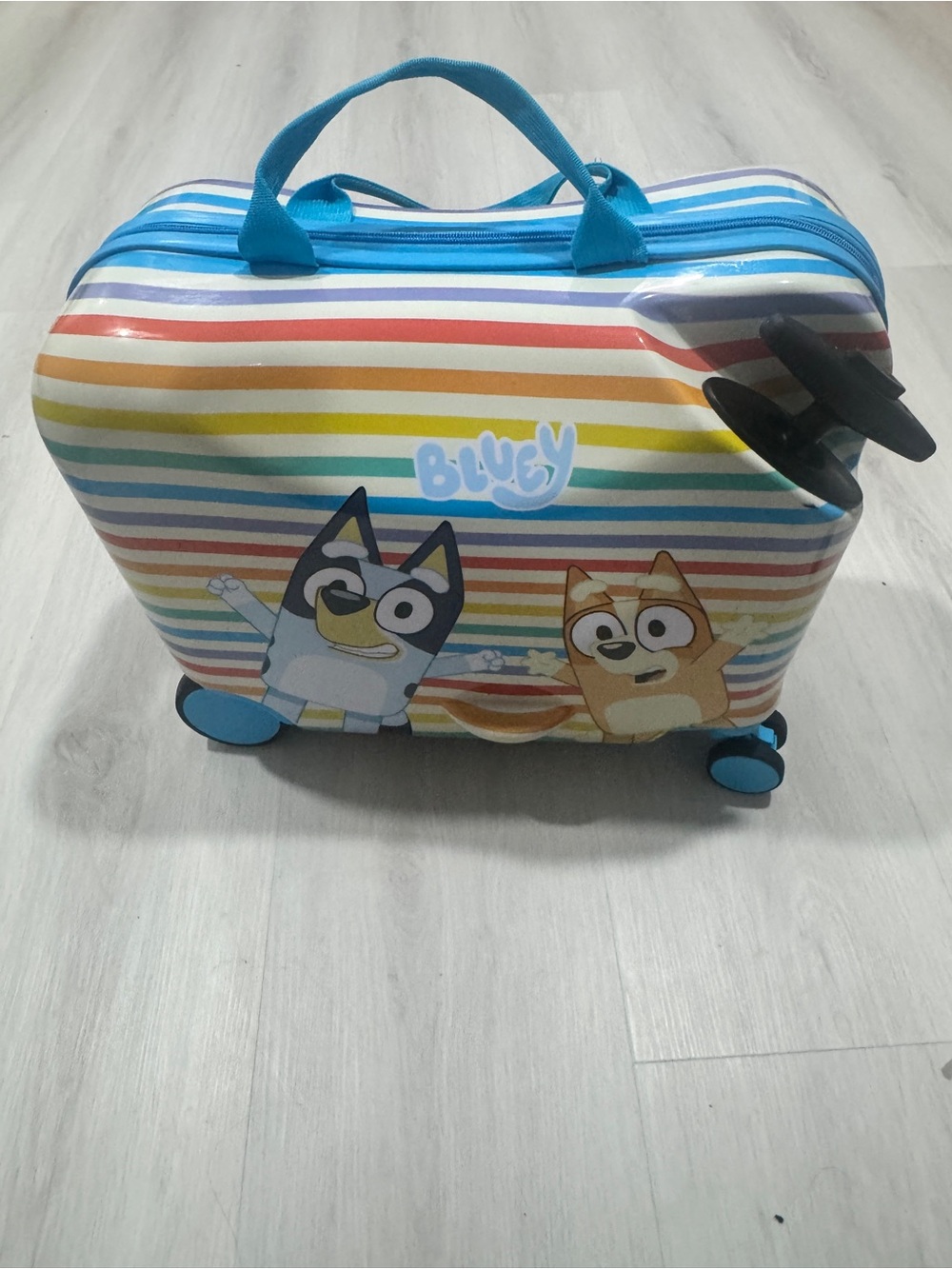 Bluey Kids Rolling Suitcase – Multicolor Stripe